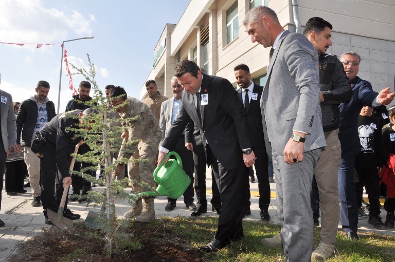  ​​​​​​​        İlçemizde  'Milli Ağaçlandırma Günü' Kapsamında Fidan Dikimi Gerçekleşti